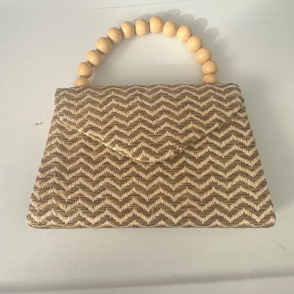 Chevron Straw Wooden Pearl Handle Purse - Picture 2 of 8